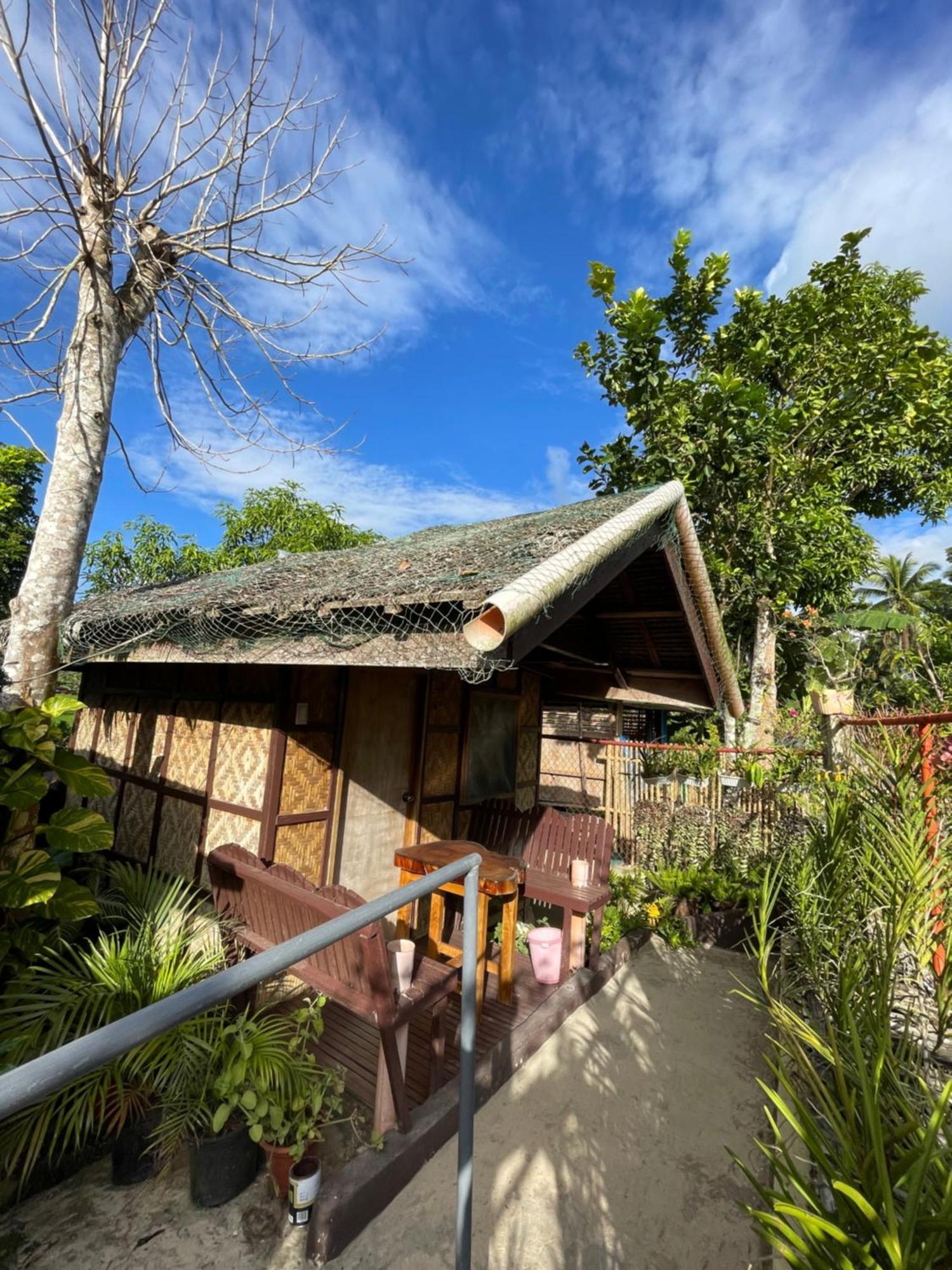 Fely'S Homestay Batuan Bagian luar foto